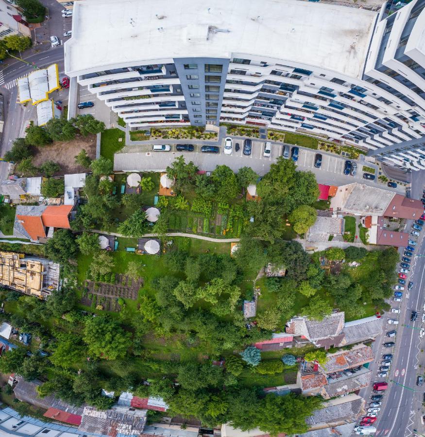 Dragonfly Gardens - The Wagons Otel Braşov Dış mekan fotoğraf